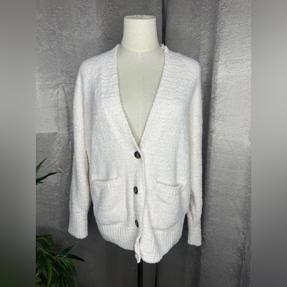 NEW Torrid Sleep Women’s Button-Front Soft Fuzzy Sweater Cardigan White Sz 0 - Picture 1 of 11